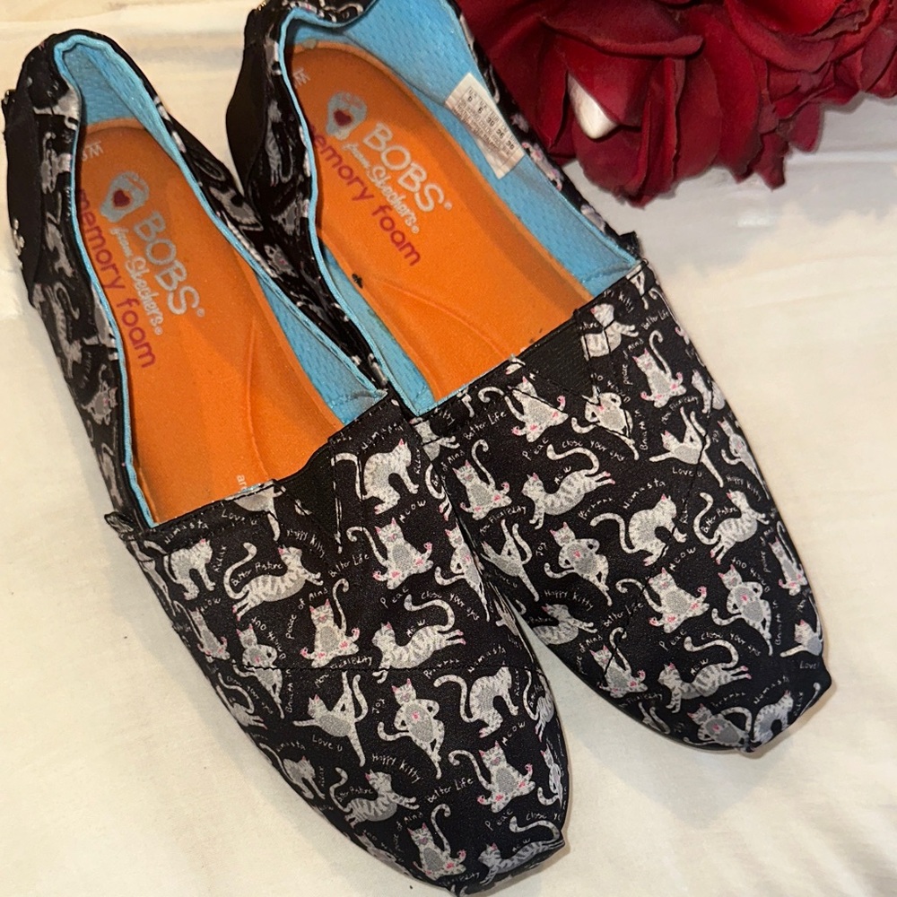 Skechers BOBS Black Slip-On Flats with Cat Print Sz 9